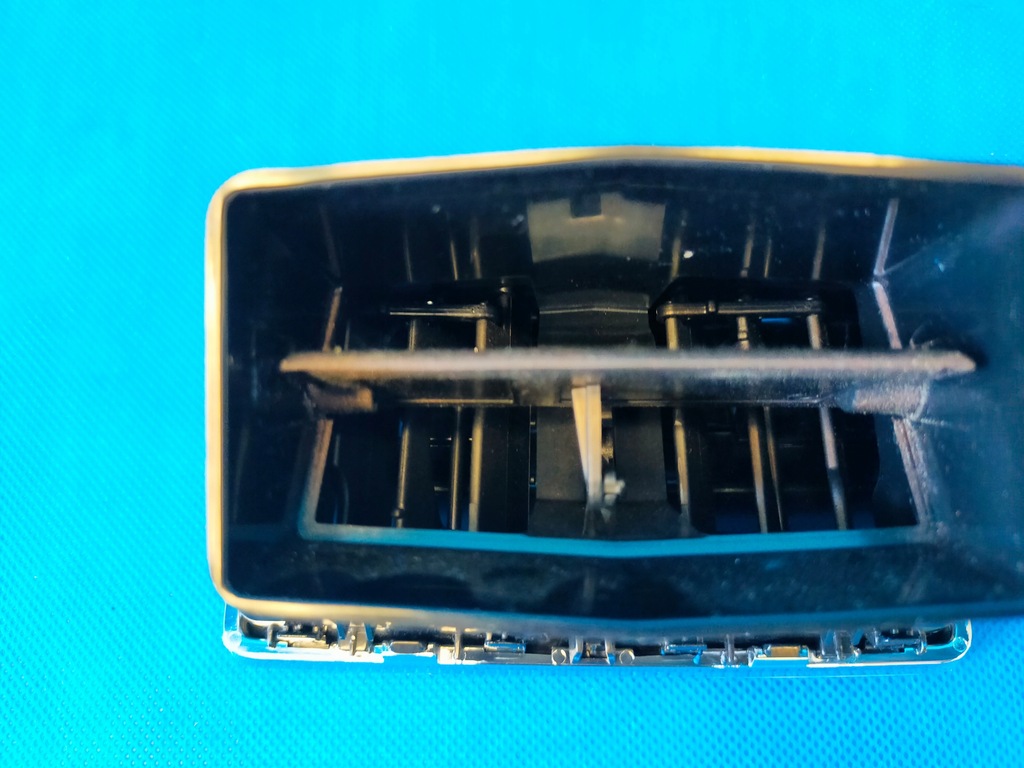 фото №7, Skoda karoq kar 2018r 1.0 tsi 85kw воздуховод решётка консоли задняя 565819203a