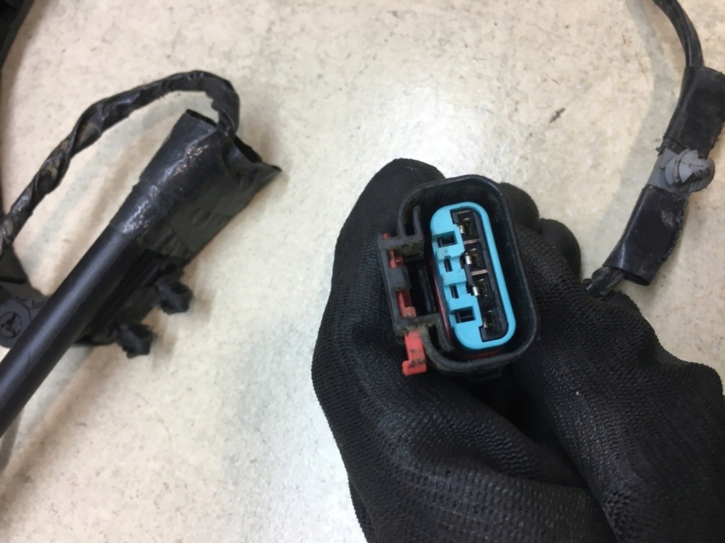 фото №5, Ролик дверь раздвижных левая voyager iv