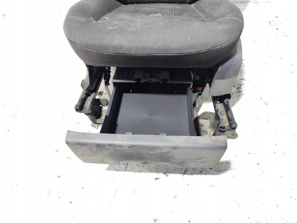 фото №14, Ford transit courier сидіння передній водія 2019 van/mpv 4/5dr 18-23