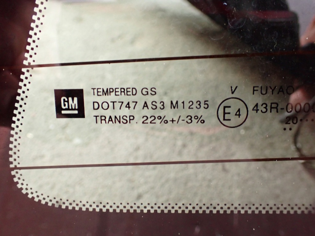 Скло задня przesuwana підігрів gmc sierra at4 silverado 2019- Зі Шроту