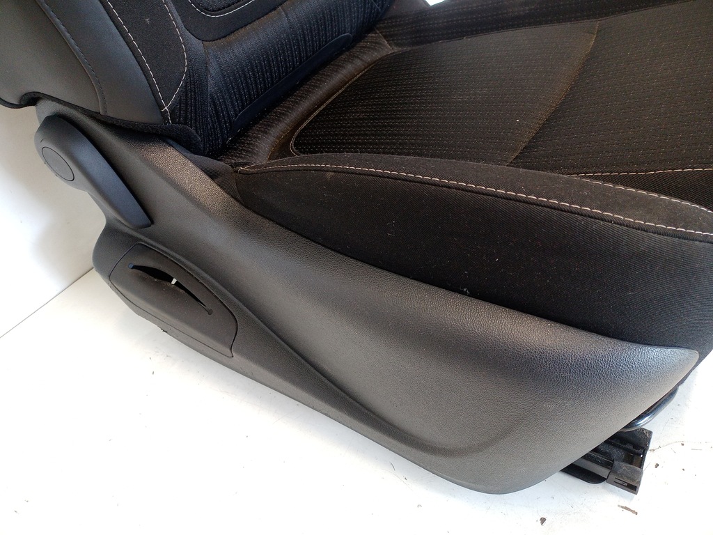 фото №3, Правий сидіння пасажира renault megane iv