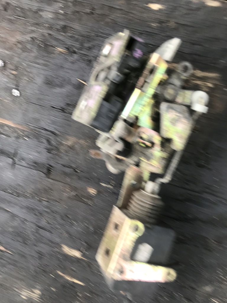 Felicja skoda замок внутренний засов правый задний  перед Оригинал