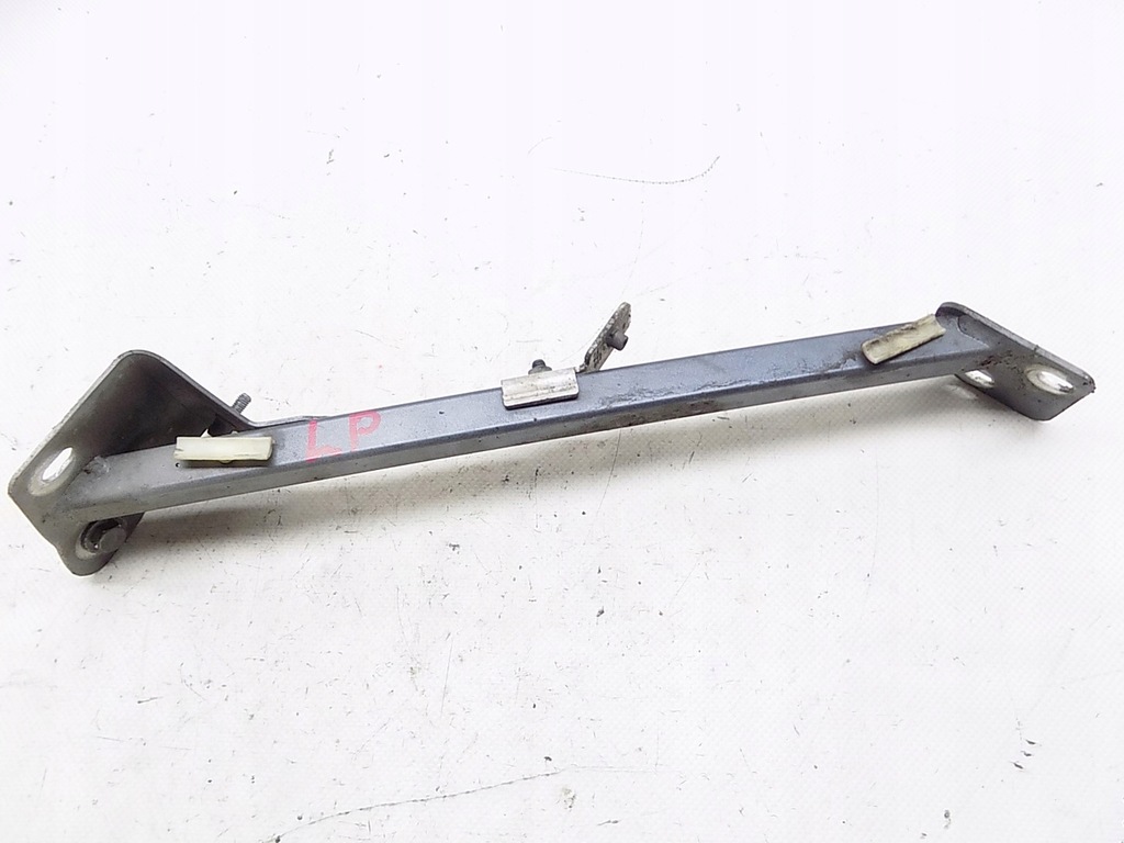 фото №8, Кронштейн крыла левая правое перед - audi a8 d3