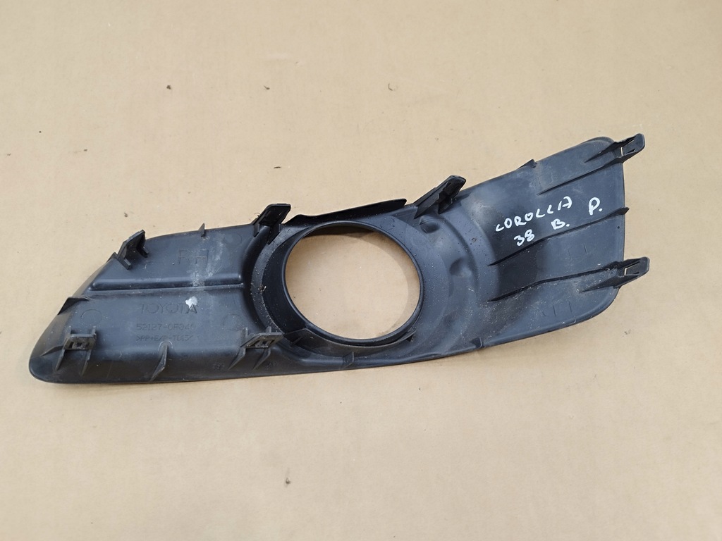 фото №13, Протитуманна фара + решітка правий бампер перед toyota corolla verso ii lift 2007-2009