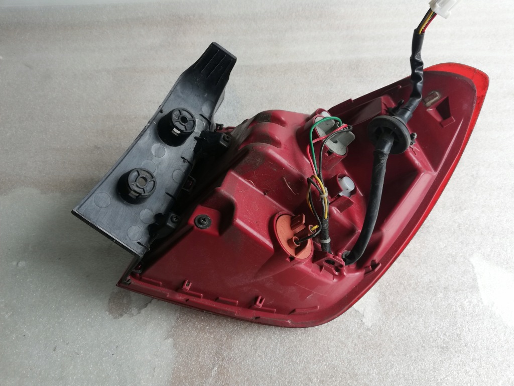 фото №4, Kia rio hb led лампа задняя задняя левая