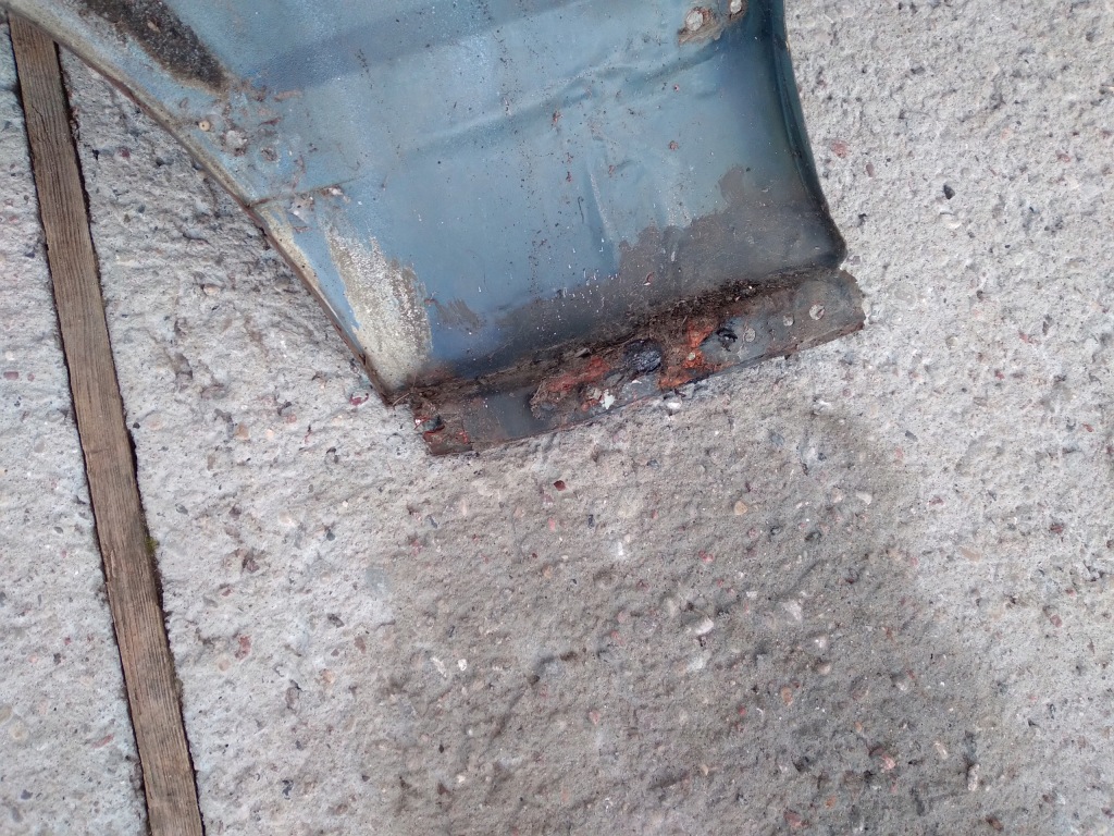 Bmw e32 крыло  правый  перед оригинал в Украине