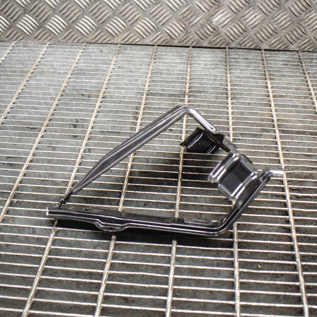 фото №5, Toyota prius xw30 2012 кронштейн акумулятор