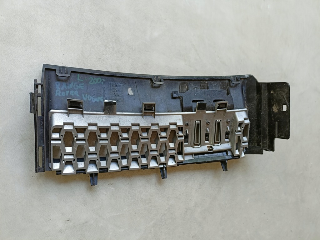 фото №4, Range rover vogue 697 решётка крыла lewego