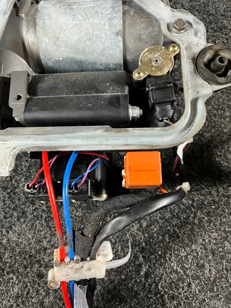 фото №10, Bmw e39 lift touring компрессор подвеска уровень wabco 443020011 1