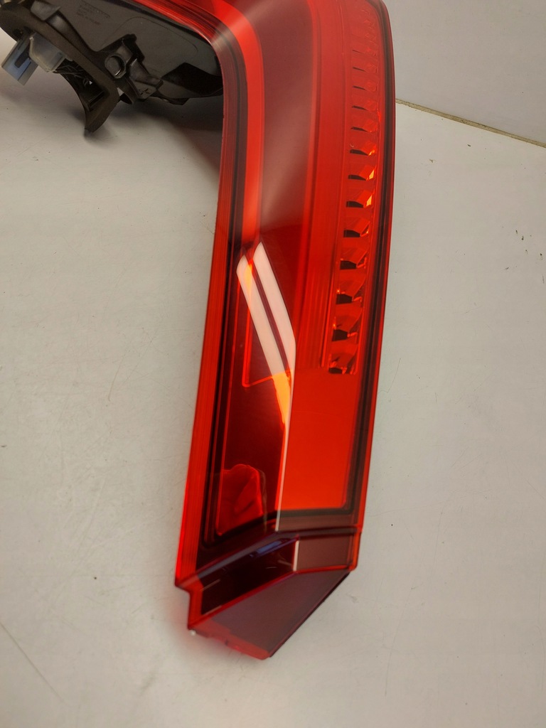 фото №6, Volvo xc40 лампа задня задня права europa