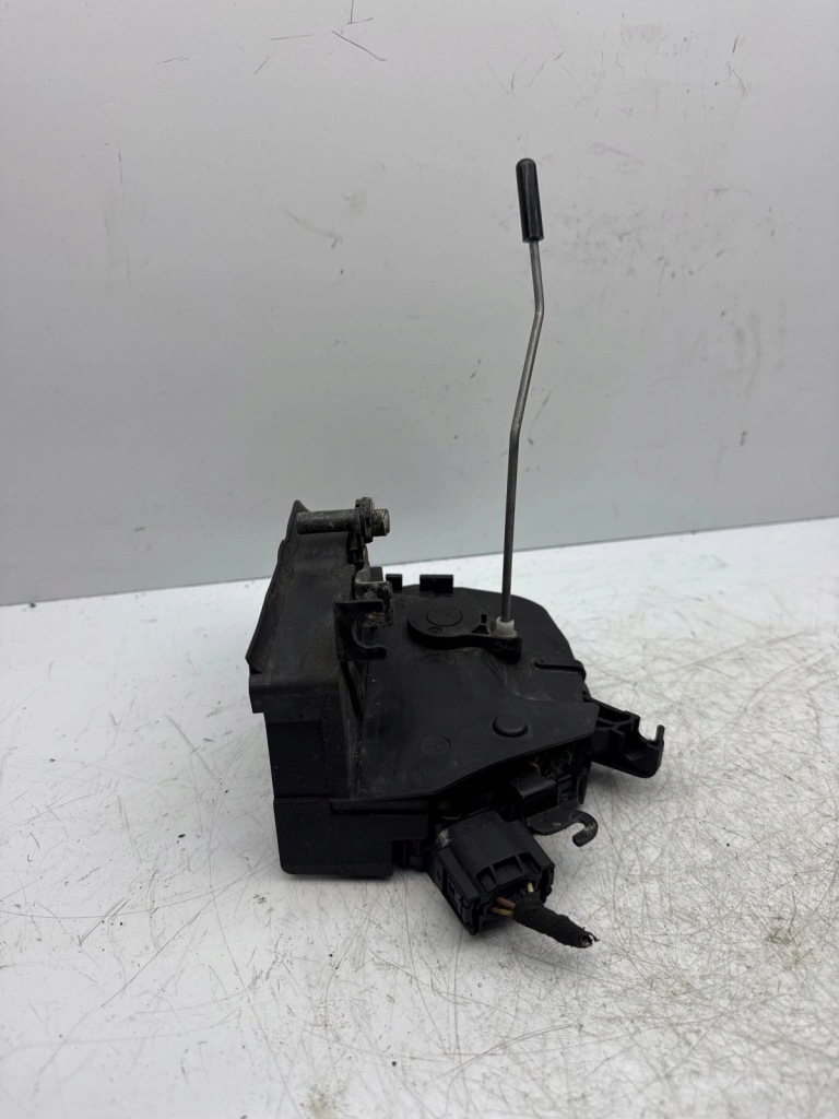 Купить Bmw e46 замок дверь правый 7pin 8253433