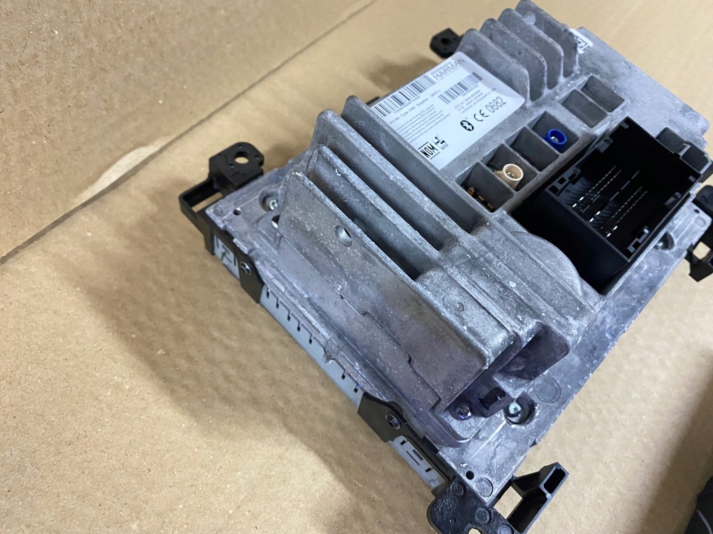 фото №7, Екран навігації harman dodge challenger srt 6.4