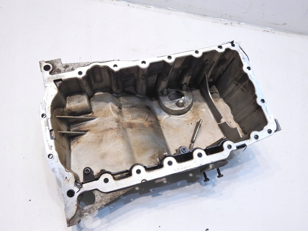 Піддон масляна audi a6 c6 2.0 tfsi 06b103601 Зі Шроту