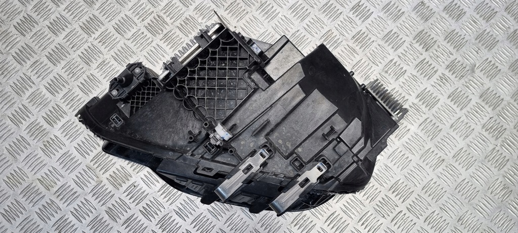 фото №15, Bmw оригинальный номер 8083636 2' g42 лампа правая перед led комплектная km