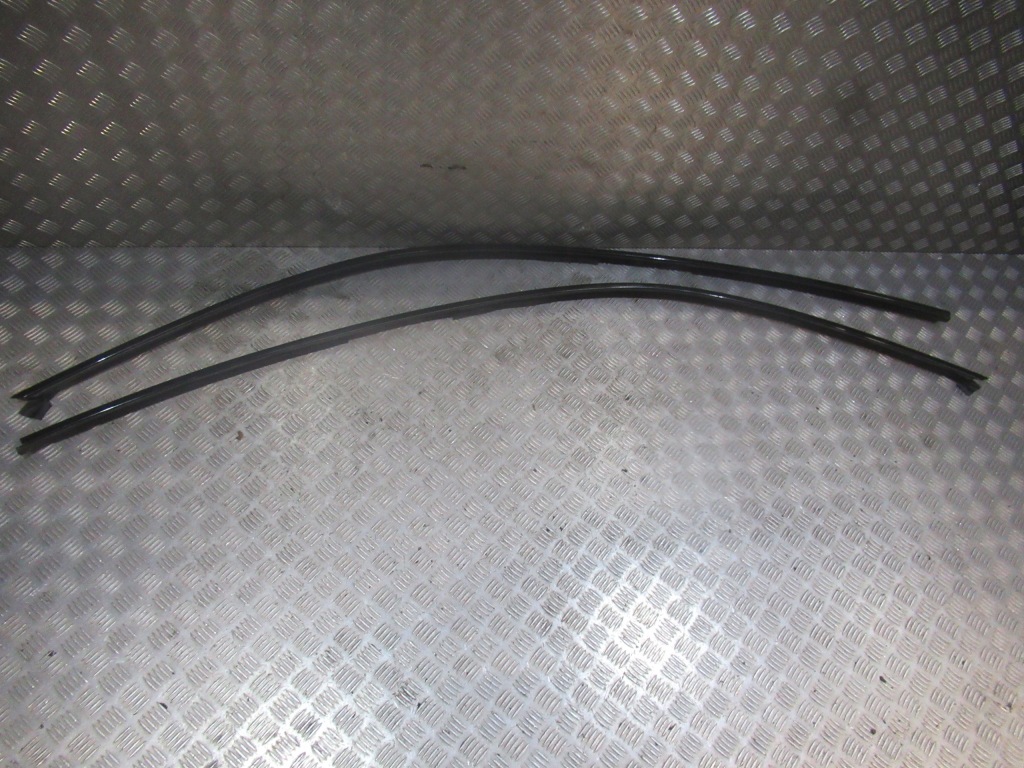 фото №1, Maserati levante молдинг кровельная левая