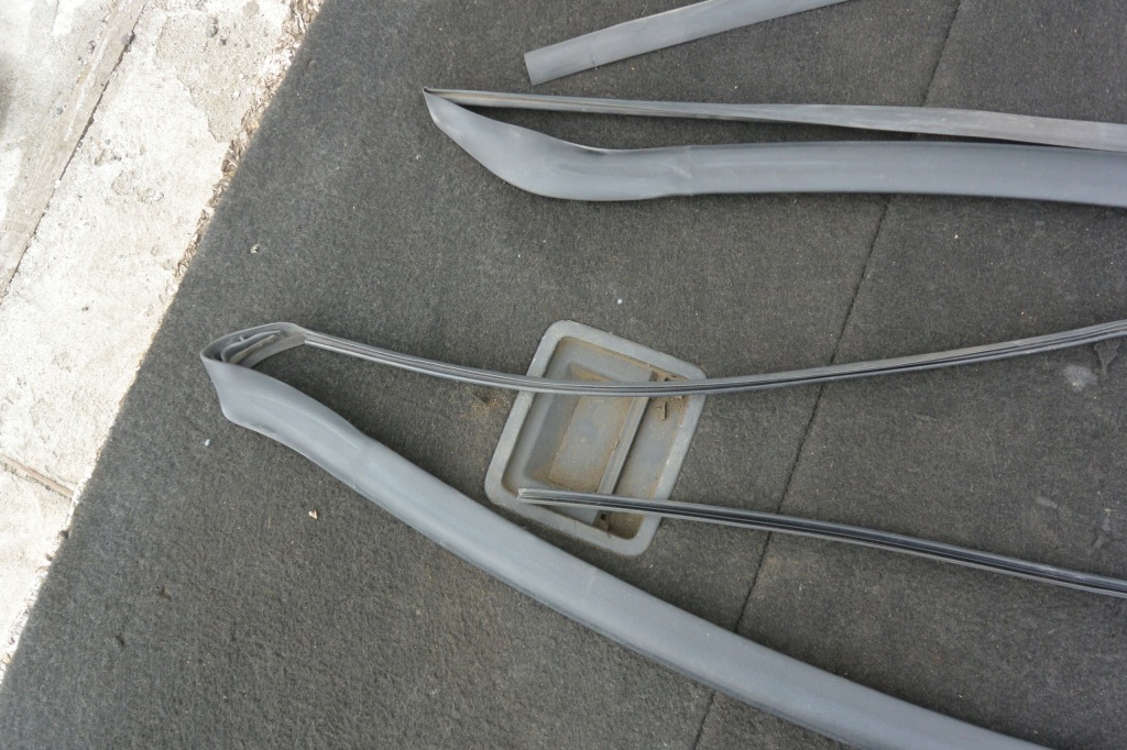 Прокладка порог правый  левая tesla model s 12-16 Недорого