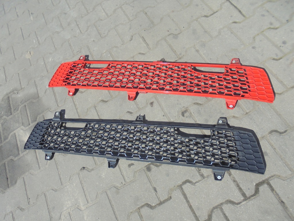 Купити Решітка сітка капота scania 2307671