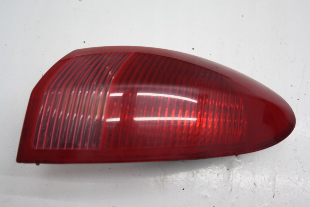 фото №1, Лампа правый задняя alfa romeo 147 2000-2004r 03323010 46556347