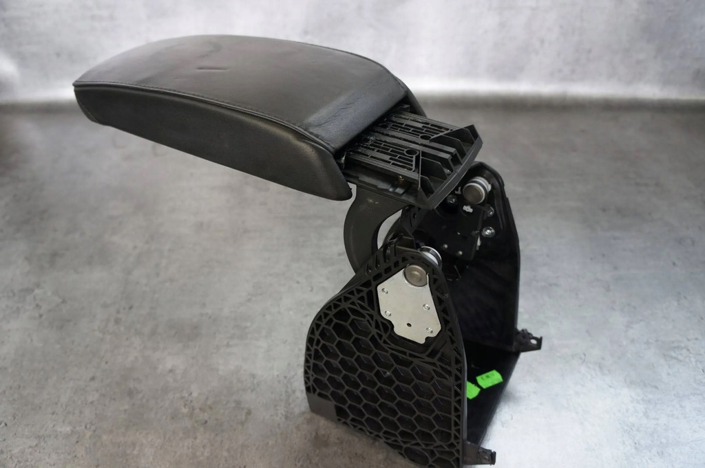 фото №5, Подлокотник средний кожа перед skoda superb ii