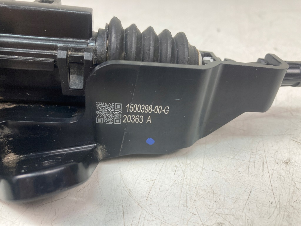 Замок капот tesla 3 y 1500397-00-e в Украине