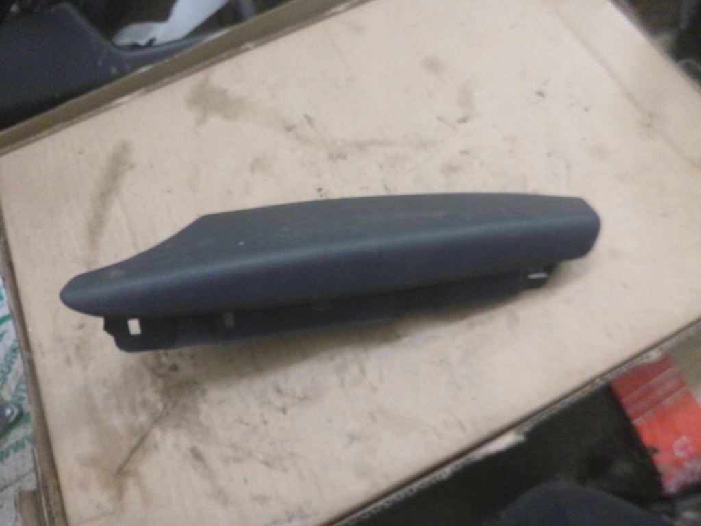 фото №1, Подлокотник дверь правый перед audi a4 b8