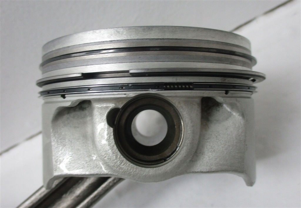 фото №10, Поршень шатун audi rs6 s8 4.0 tfsi ceu 079107066dt