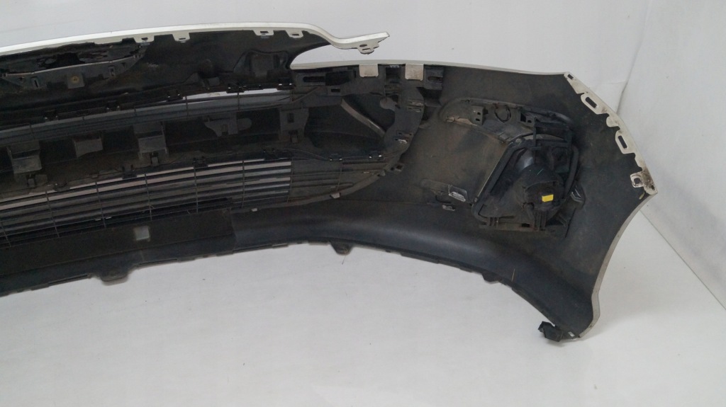 Бампер передній peugeot 308 2009 в Україні