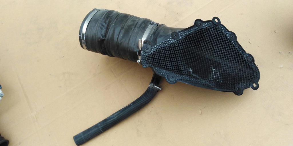 фото №3, Ferrari f8 труба шланг впуск воздуха 867255