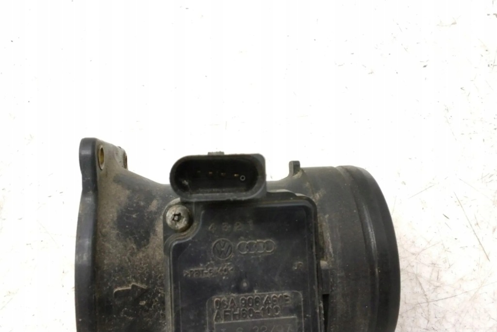 Витратомір audi a3 sportback 8pa 06a906461b 1.8l бензиновий 92kw 1996 Зі Шроту