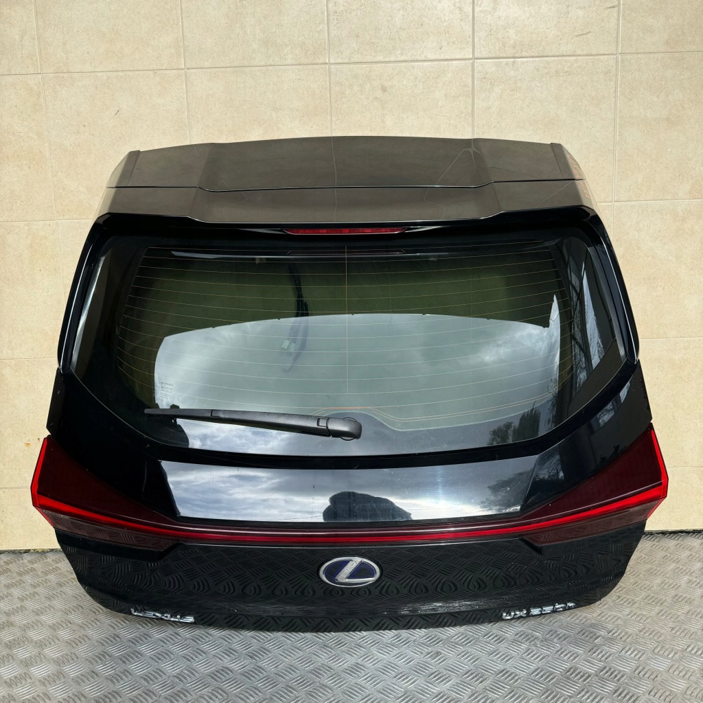 Купити Кришка багажника задня lexus ux 250h камера 2021 rok hybrid