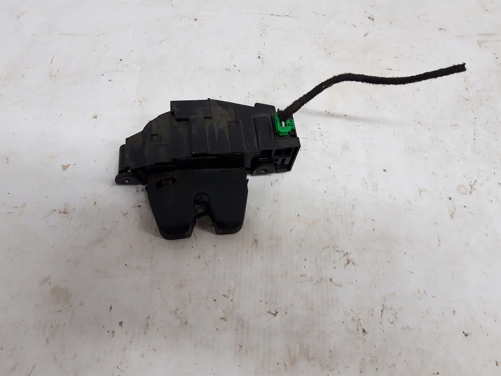 фото №1, Berlingo iii ii partner iii 2008-2016 замок крышки задний