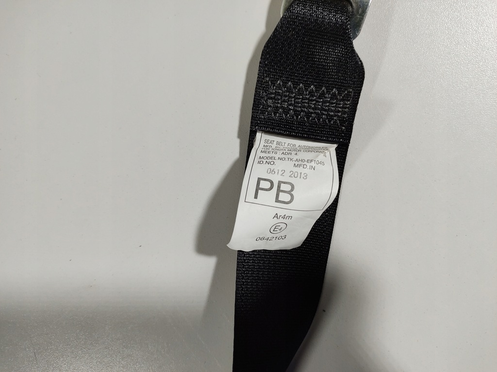 фото №9, Lexus is300h 13r pas безопасности правый задняя