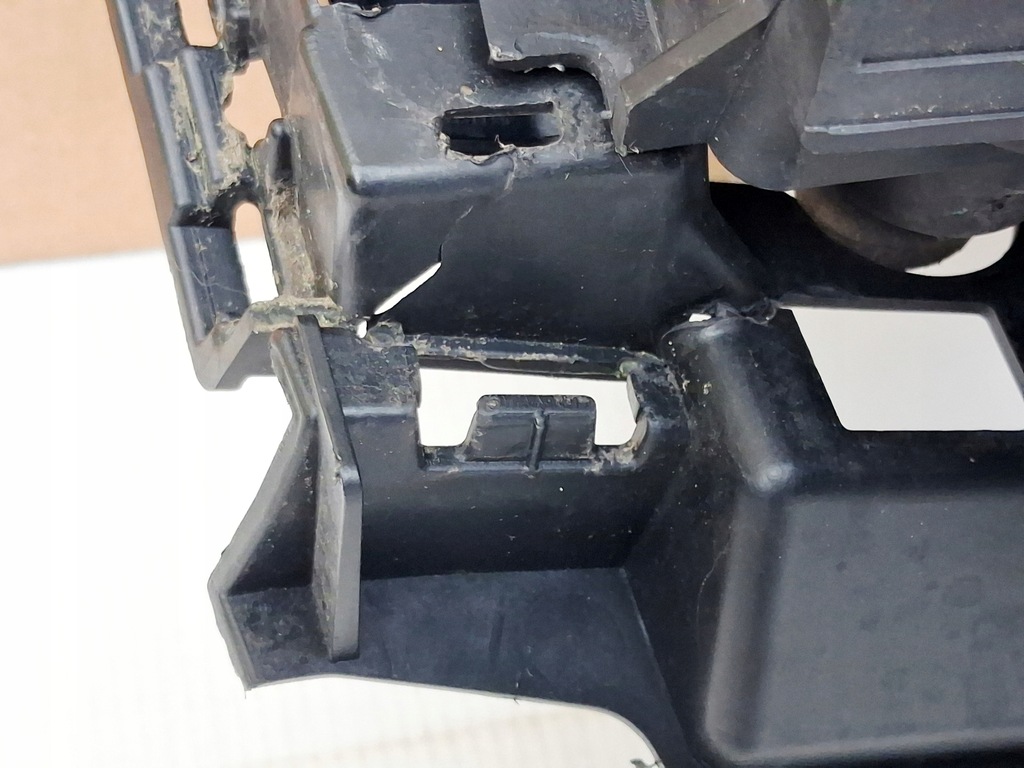 фото №13, Renault twingo iii 14r- pas перед решітка радіатора підсилювач bydgoszcz 620361142r