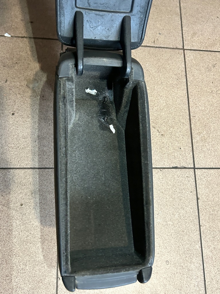 фото №11, Підлокітник czarna шкіра audi a6 c5