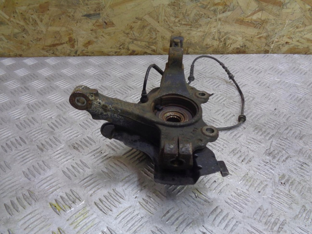 Поворотний кулак ступиця лівий перед opel corsa e 1.4 b 2014- 13388767 13431896 Недорого