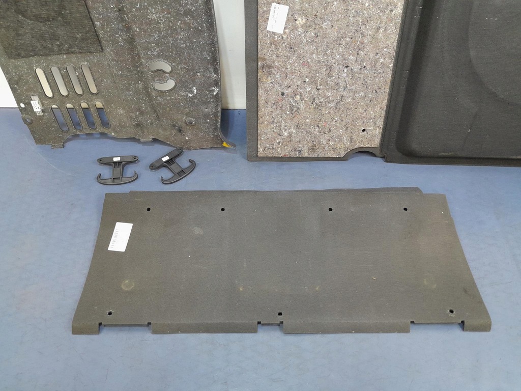 фото №10, Audi a8 d3 підлога обшивка багажника