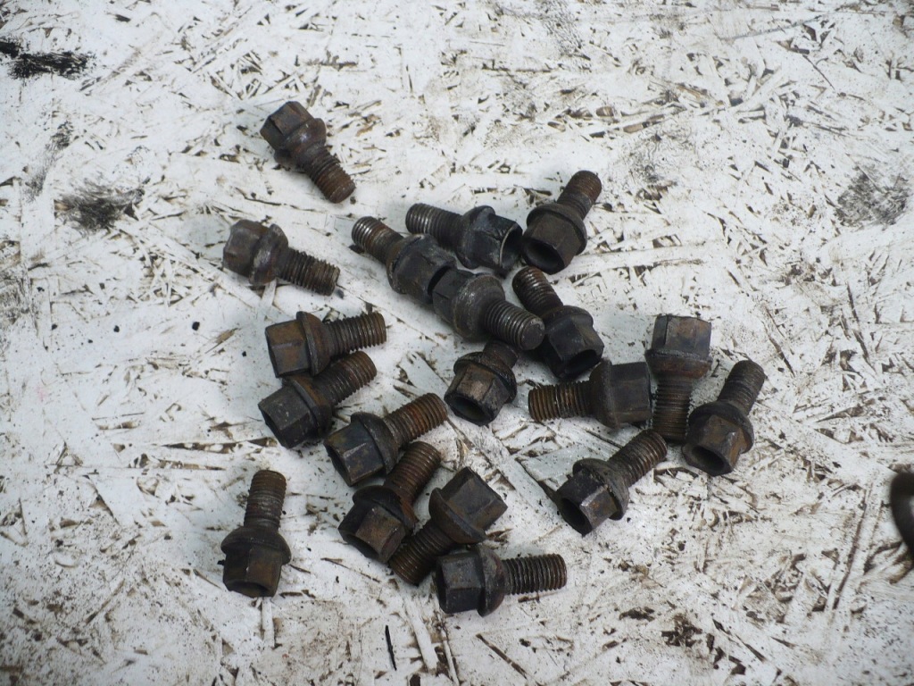 фото №1, Болты колеса mercedes w124