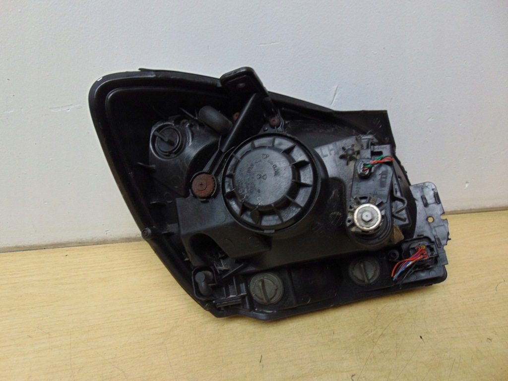 фото №10, Лампа левая перед kia sportage ii 2004- europa