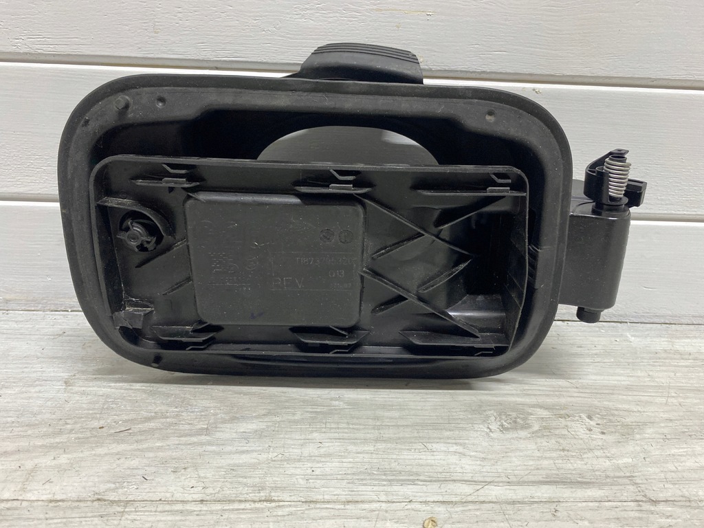 фото №1, Крышка заливная горловина зарядки port bmw i4 g26 8737953