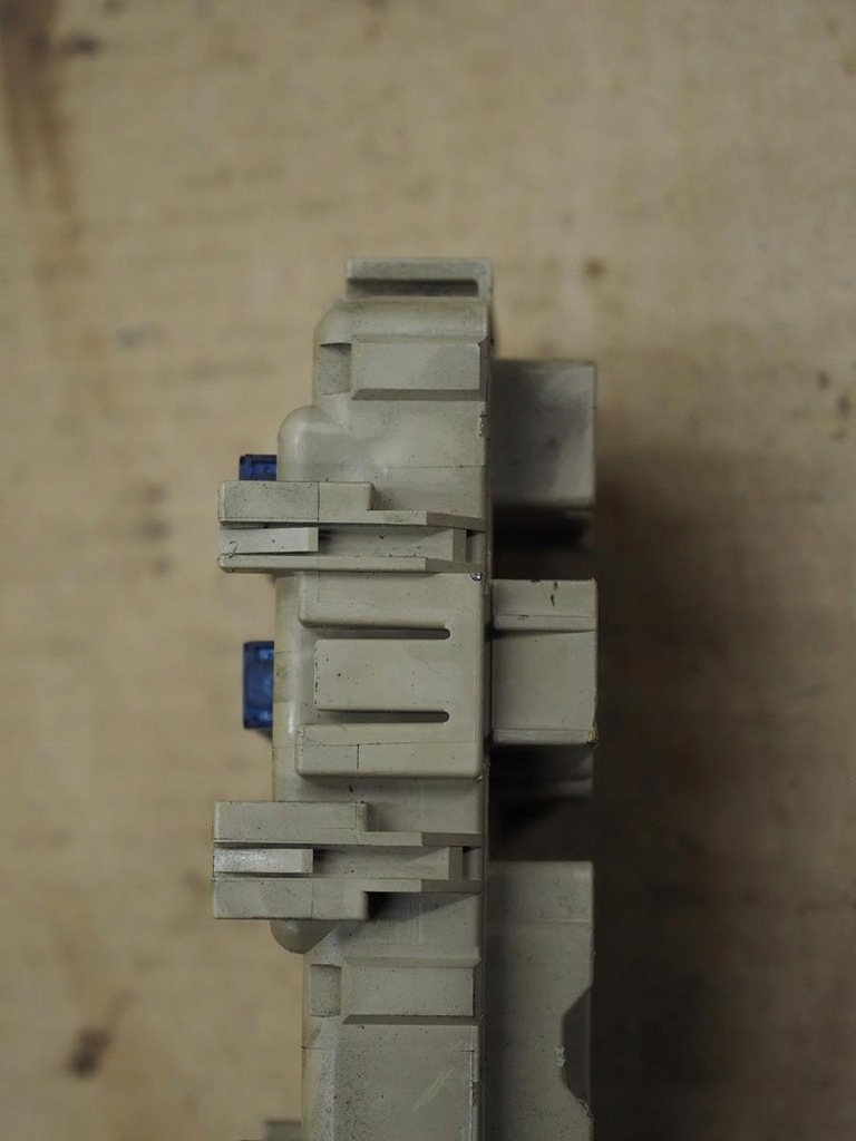 фото №9, Subaru legacy iii коробка модуль bsi 110239