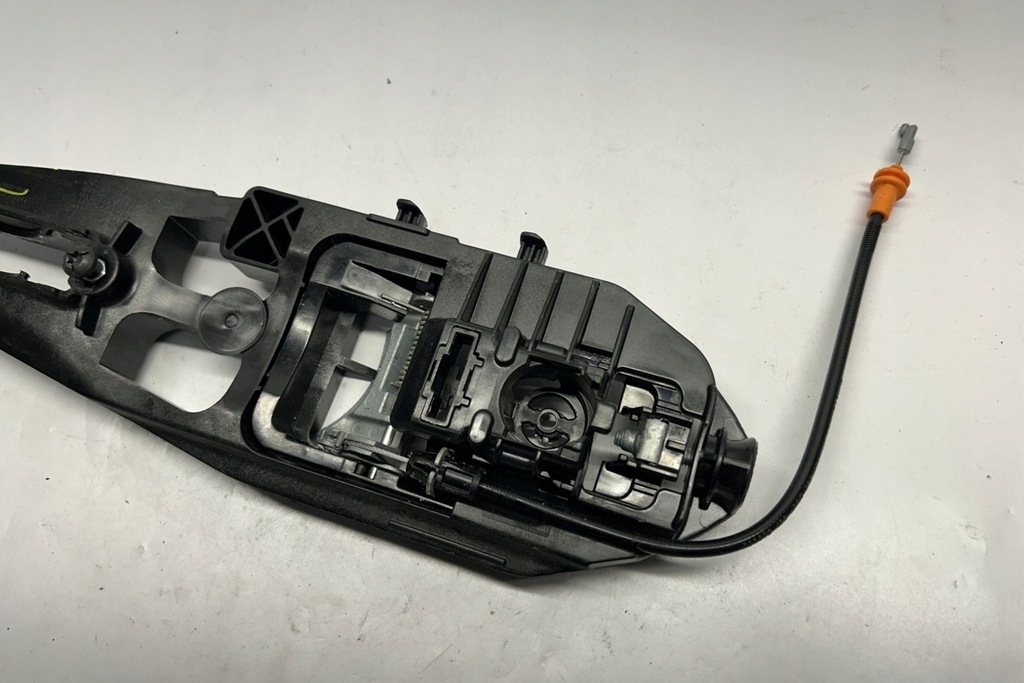 фото №11, Рамка ручка передних правых дверь ford usa mustang coupe kr3b6322464bb