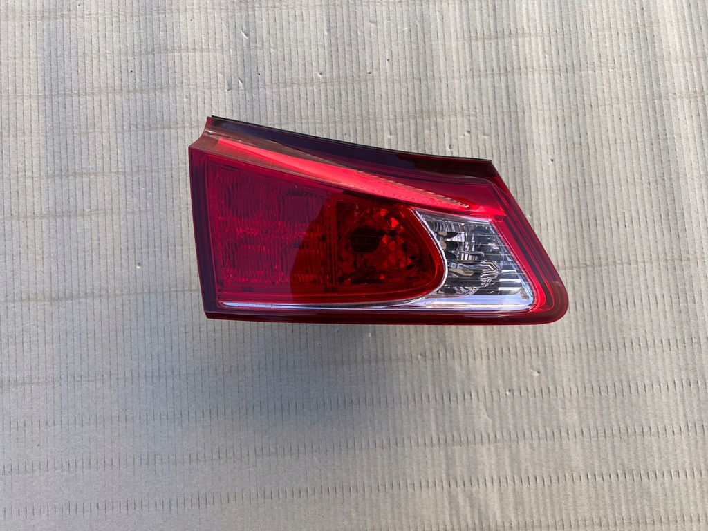 фото №1, Lexus is 220 lift лампа левая задняя задняя w крышка