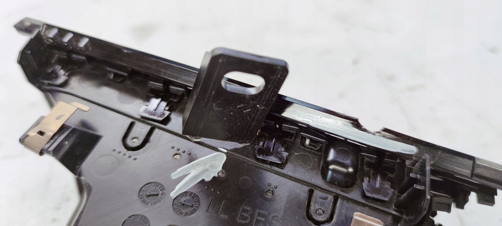 фото №6, Решётка обдув правая audi q3 f3 83b820902 6ps uszk