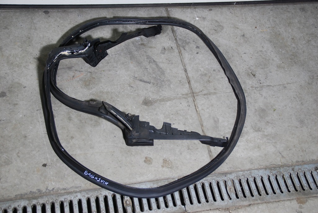 фото №1, Прокладка крышки багажника mercedes slk r172 11-