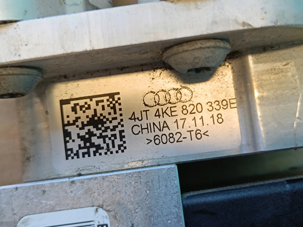 Audi q8 e-tron 55 quattro 300kw 2019 r клапан кондиціонера 4ke820339e Зі Шроту