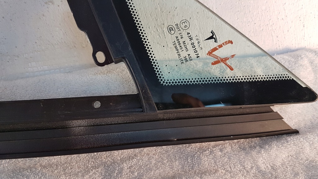 фото №10, Скло двері малий трикутник ліва перед tesla model s