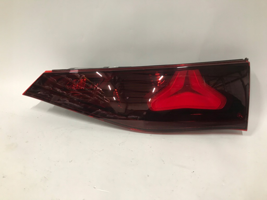 фото №1, Mercedes e-klasa w214 kombi 23- лампа задняя правая внутренняя led europa