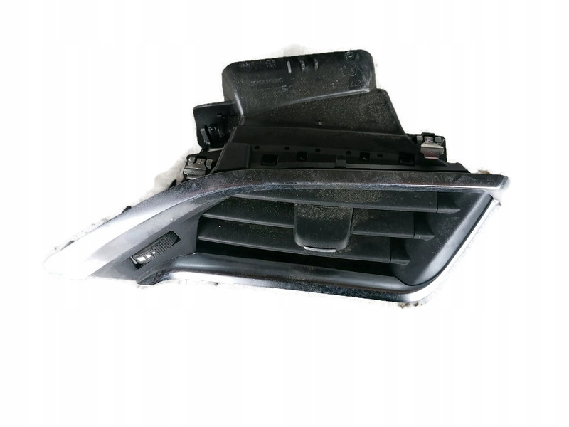 фото №1, Peugeot 2008 19r решётка обдув 96731316771