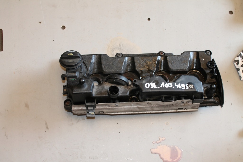 фото №1, Кришка клапанів vw caddy 2k5 dfs 03l103469s