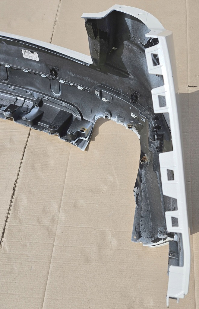 Задний бампер spojlr maserati levante m161 2016- 670044755 06701481520 Оригинал